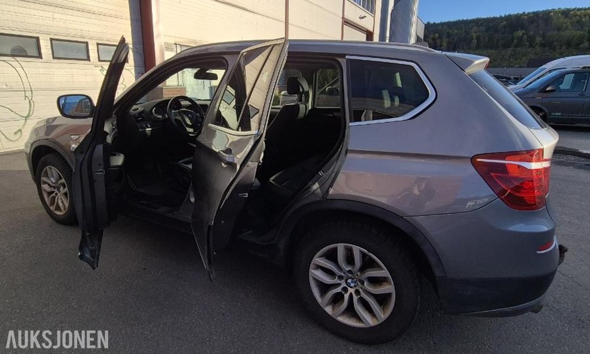 2013 BMW X3 xDrive20i 184HK AUTOMAT SPORTSSETER GLASSTAK