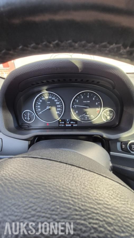 2013 BMW X3 xDrive20i 184HK AUTOMAT SPORTSSETER GLASSTAK