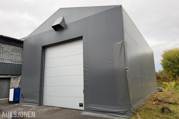 O.B. Wiik Lagerhall 8x12 meter med, ventilasjon, lys og Crawford elektrisk port på 3x3,95 meter