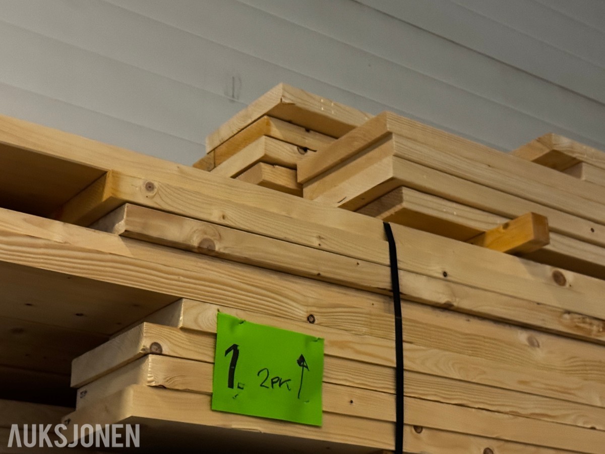 1 pakke grovt konstruksjonsvirke utlegg