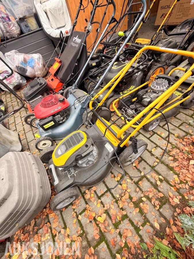Stort lot med diverse gressklippere og rep objekter!