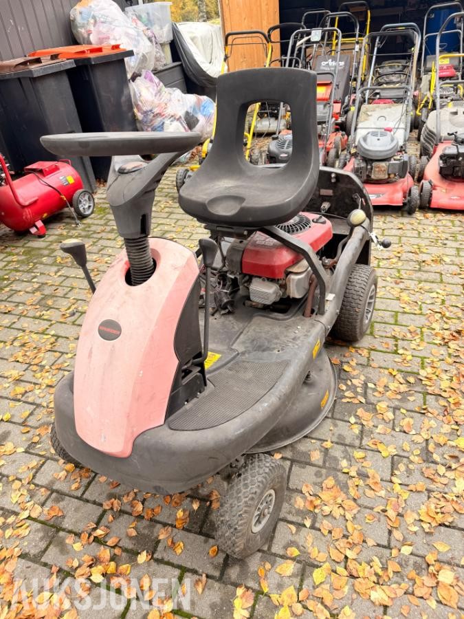 Stort lot med diverse gressklippere og rep objekter!
