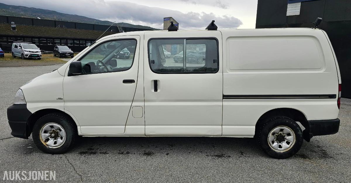 2008 TOYOTA HIACE 2.5D 117HK 4WD LANG EU-OK 10.28 HENGERFESTE