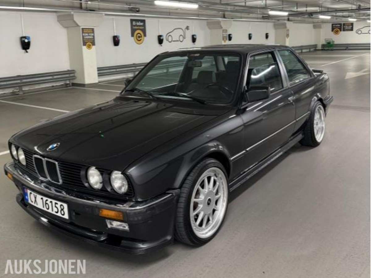 1986 BMW 3-serie 323IA 2.3 134000km Mtech1