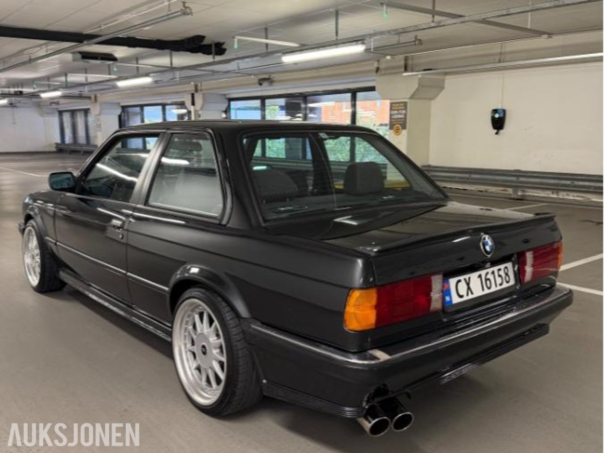 1986 BMW 3-serie 323IA 2.3 134000km Mtech1