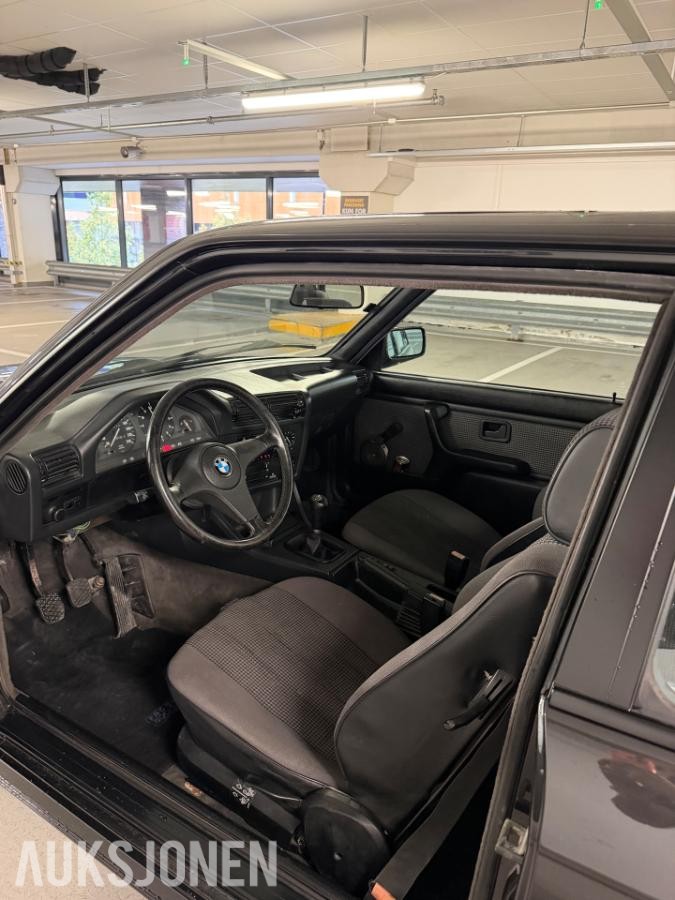1986 BMW 3-serie 323IA 2.3 134000km Mtech1