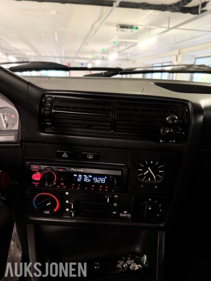 1986 BMW 3-serie 323IA 2.3 134000km Mtech1