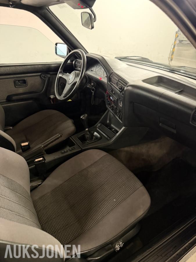 1986 BMW 3-serie 323IA 2.3 134000km Mtech1