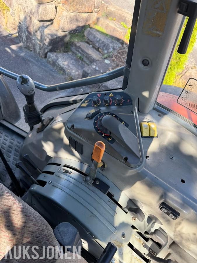 2000 Massey Ferguson 4245 Med frontlaster - MVA FRI