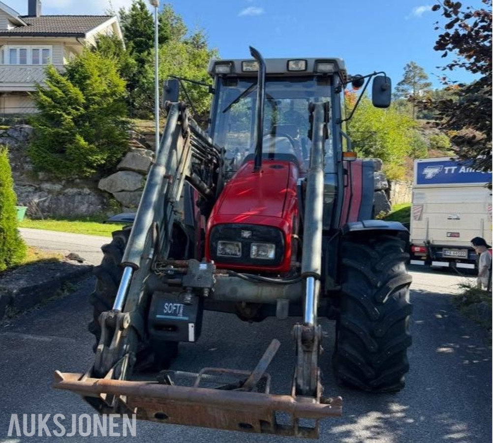 2000 Massey Ferguson 4245 Med frontlaster - MVA FRI