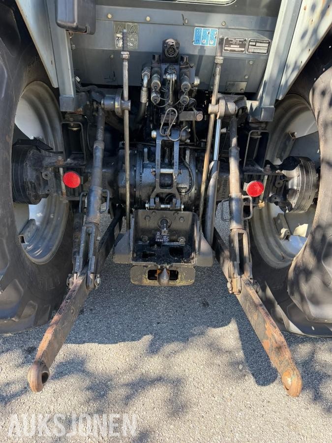 2000 Massey Ferguson 4245 Med frontlaster - MVA FRI