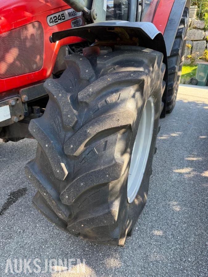 2000 Massey Ferguson 4245 Med frontlaster - MVA FRI
