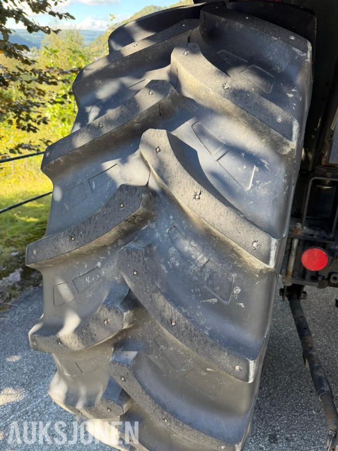 2000 Massey Ferguson 4245 Med frontlaster - MVA FRI