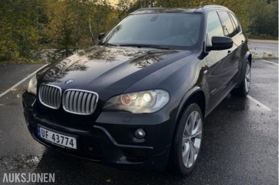 2009 BMW X5 xDrive30d HUD PANORAMATAK AUTOMAT HENGERFESTE SOLTAK S+V DEKK M-SPORT PAKKE