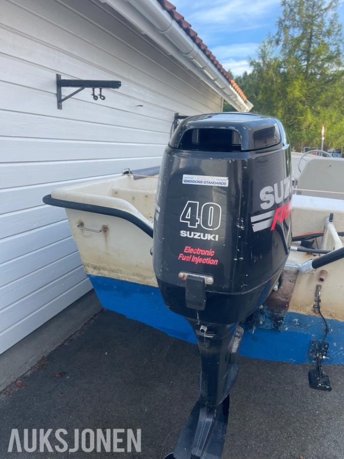 2003 Rana 530 med motor