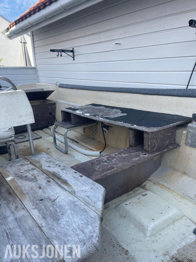 2003 Rana 530 med motor
