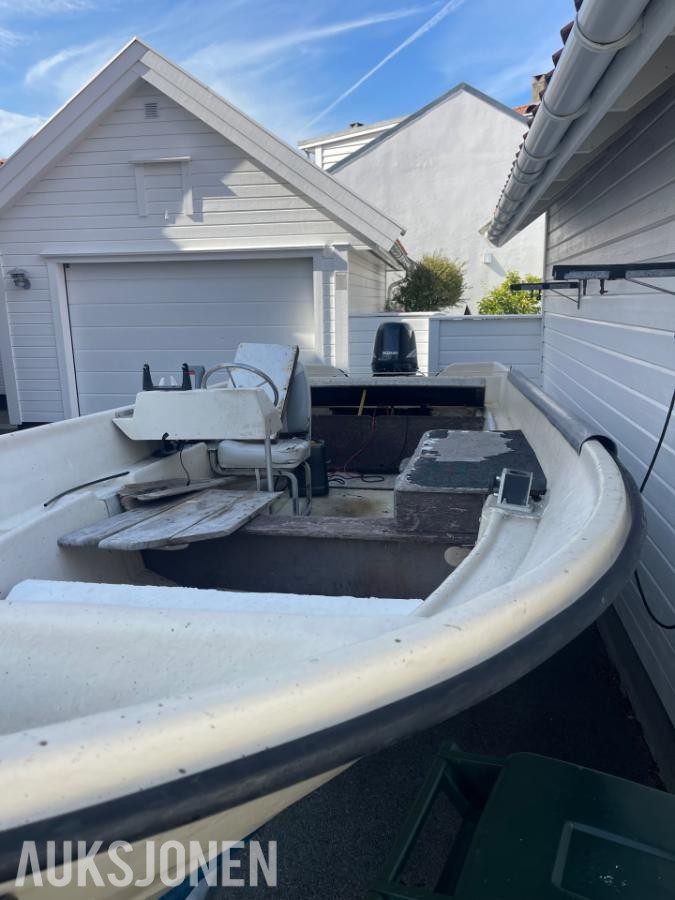 2003 Rana 530 med motor