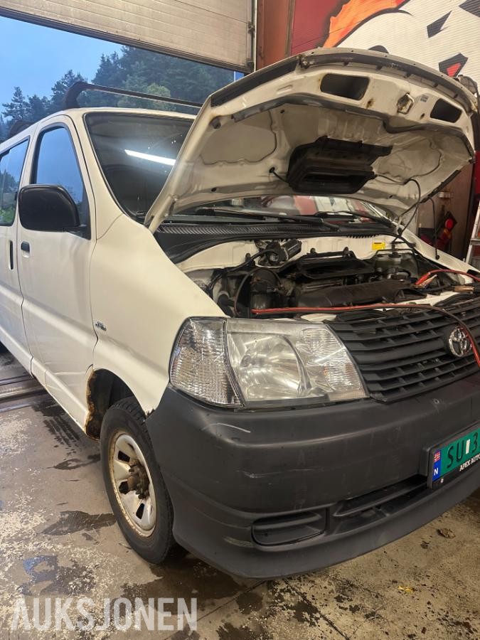 2007 Toyota HiAce 2.5 Diesel 117hk 4WD Reparasjonsobjekt/ Delebil