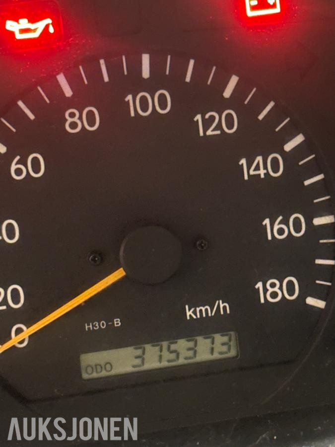 2007 Toyota HiAce 2.5 Diesel 117hk 4WD Reparasjonsobjekt/ Delebil