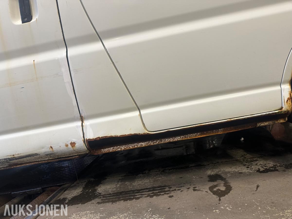 2007 Toyota HiAce 2.5 Diesel 117hk 4WD Reparasjonsobjekt/ Delebil