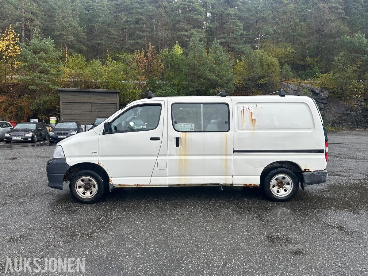 2007 Toyota HiAce 2.5 Diesel 117hk 4WD Reparasjonsobjekt/ Delebil