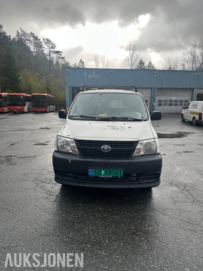 2007 Toyota HiAce 2.5 Diesel 117hk 4WD Reparasjonsobjekt/ Delebil