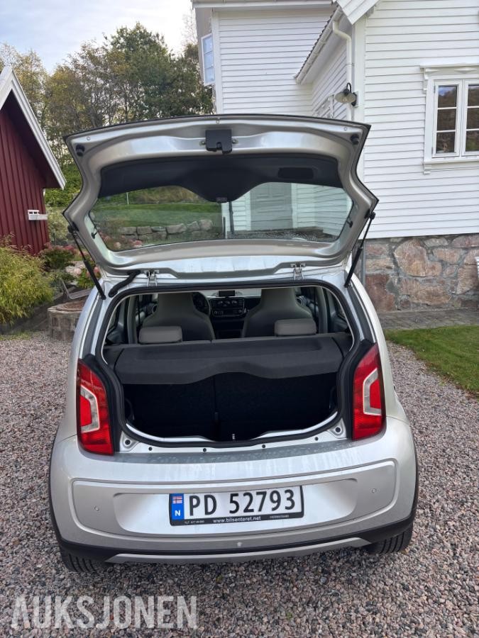 2014 Volkswagen UP! 1.0, 100500km, S+V dekk, God servicehistorikk