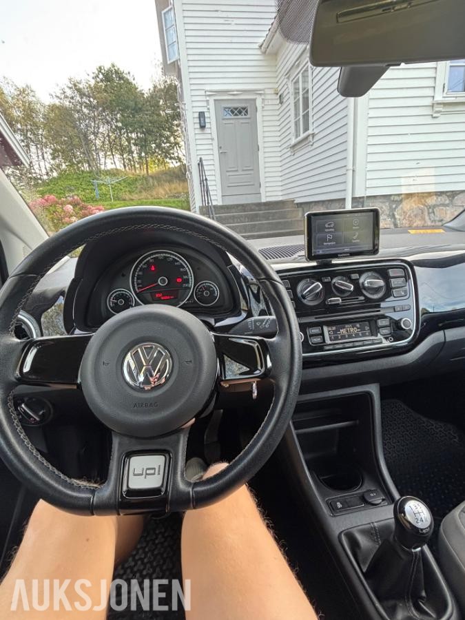 2014 Volkswagen UP! 1.0, 100500km, S+V dekk, God servicehistorikk