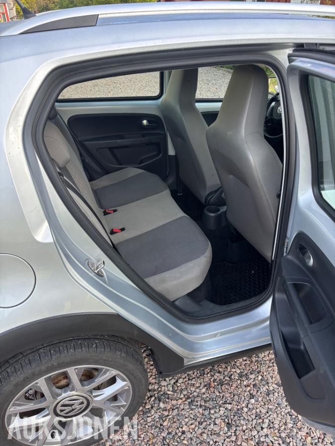 2014 Volkswagen UP! 1.0, 100500km, S+V dekk, God servicehistorikk