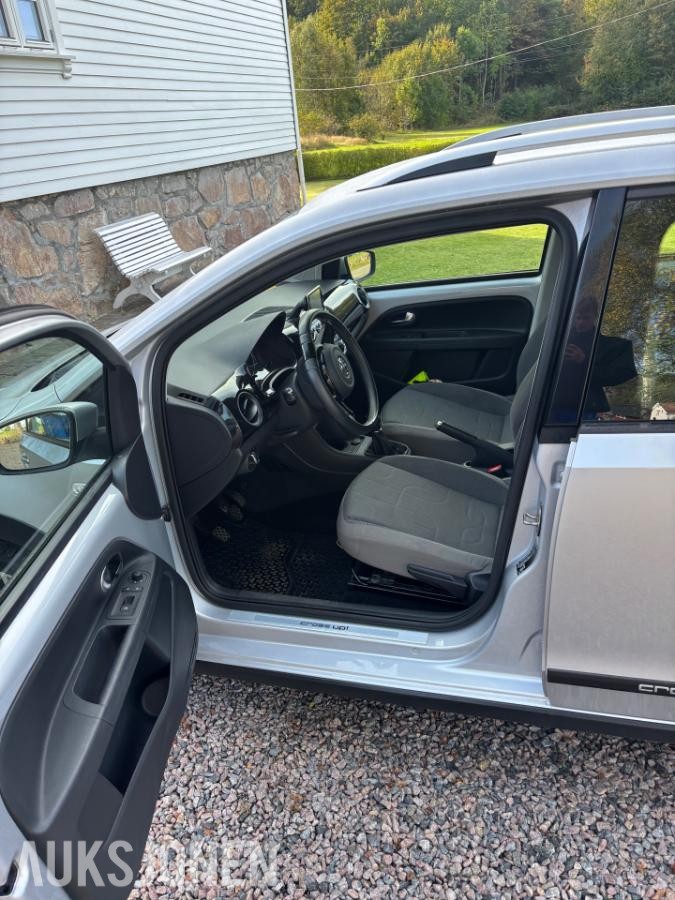 2014 Volkswagen UP! 1.0, 100500km, S+V dekk, God servicehistorikk