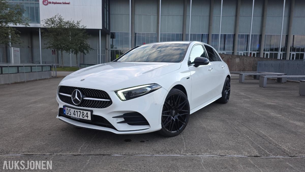 2020 Mercedes-Benz A250e, AMG-Line, Adaptiv cruisekontroll, Ryggekamera