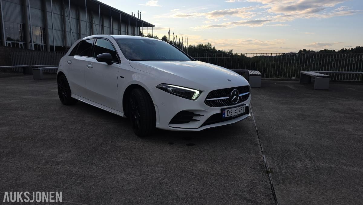 2020 Mercedes-Benz A250e, AMG-Line, Adaptiv cruisekontroll, Ryggekamera