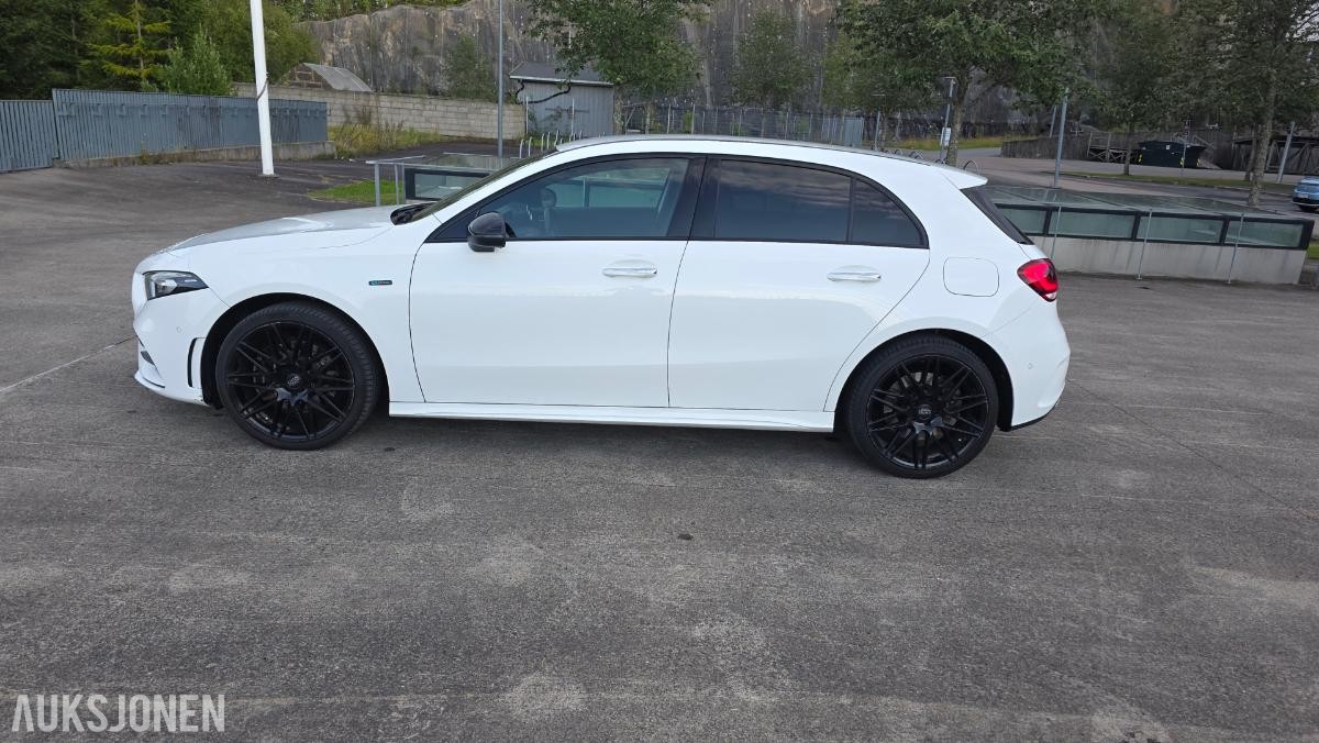 2020 Mercedes-Benz A250e, AMG-Line, Adaptiv cruisekontroll, Ryggekamera