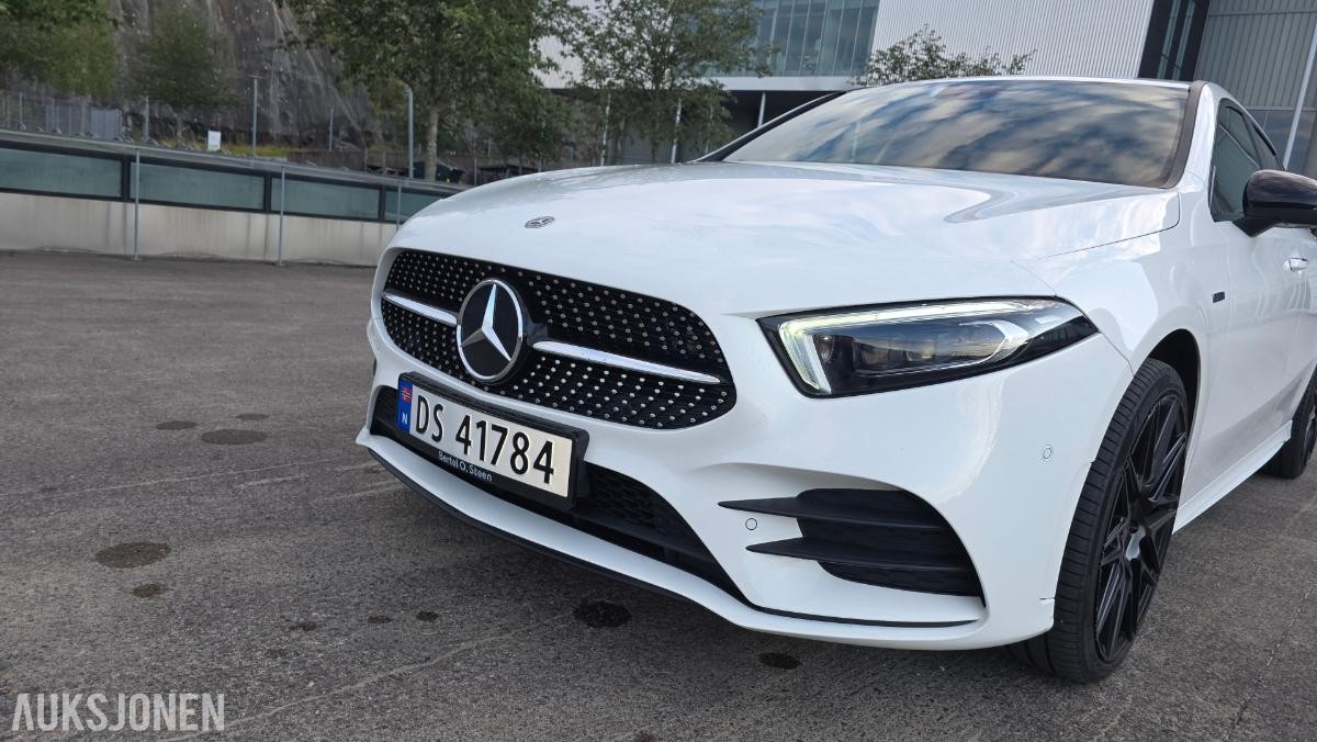 2020 Mercedes-Benz A250e, AMG-Line, Adaptiv cruisekontroll, Ryggekamera