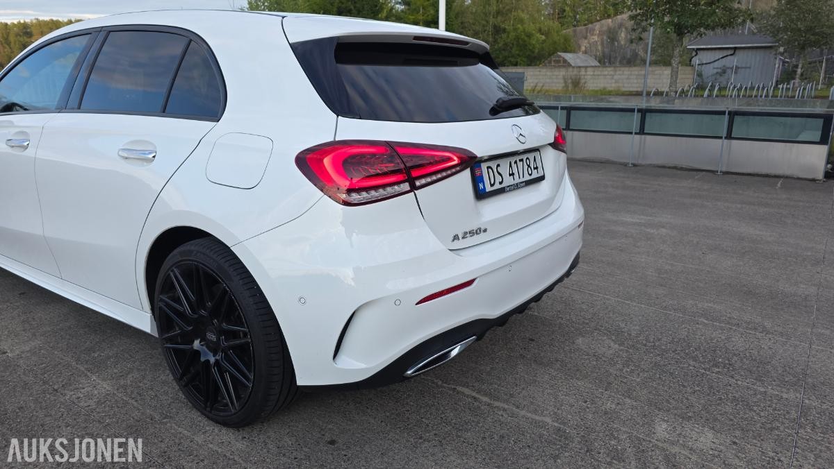 2020 Mercedes-Benz A250e, AMG-Line, Adaptiv cruisekontroll, Ryggekamera