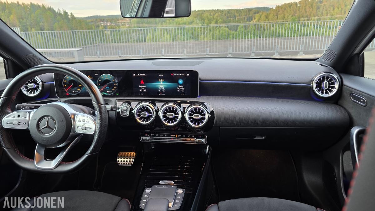 2020 Mercedes-Benz A250e, AMG-Line, Adaptiv cruisekontroll, Ryggekamera