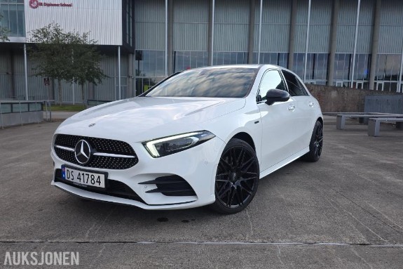 2020 Mercedes-Benz A250e, AMG-Line, Adaptiv cruisekontroll, Ryggekamera