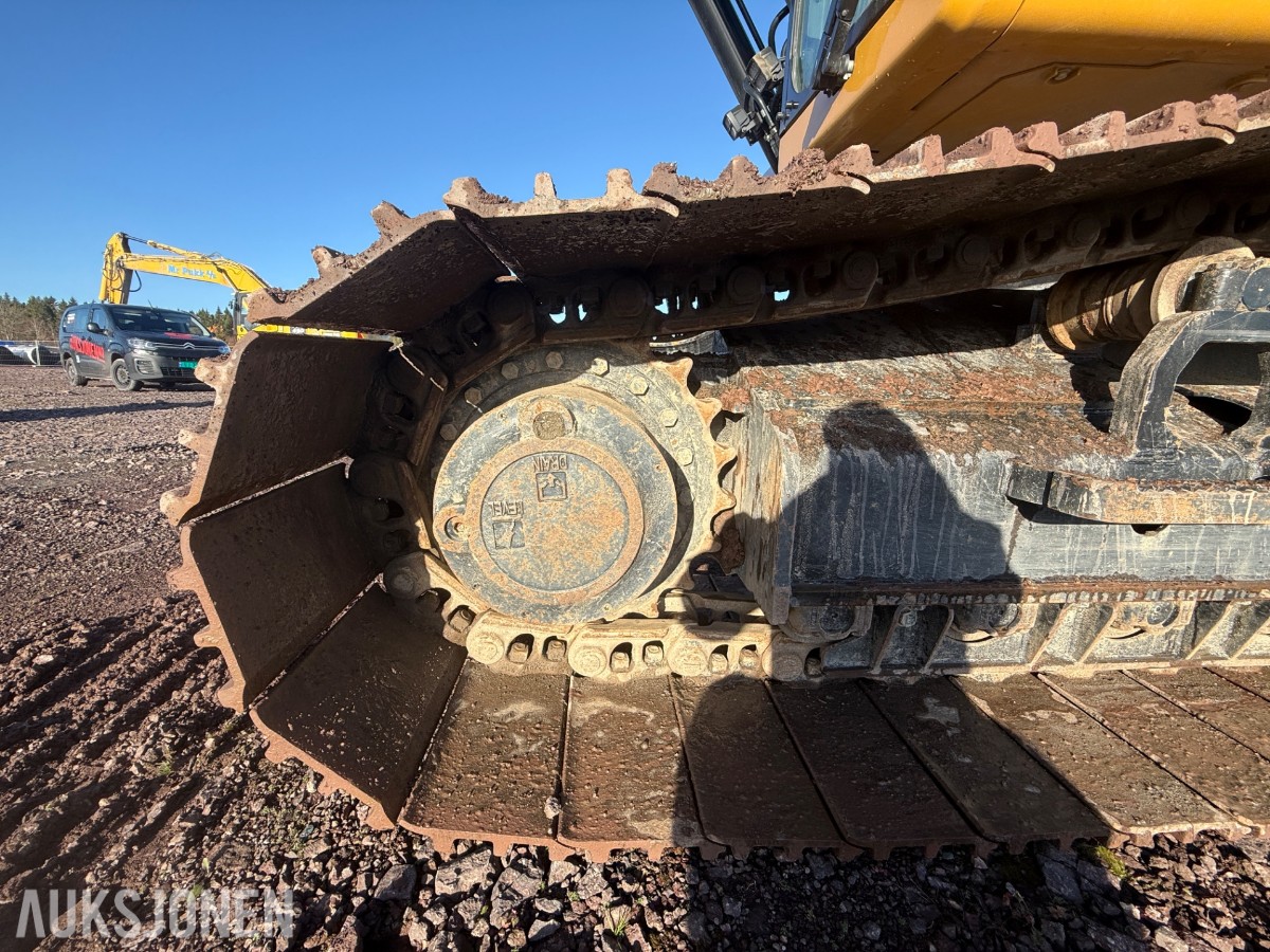 2022 Cat 330 beltegraver med graveskuffe – 1 294 timer