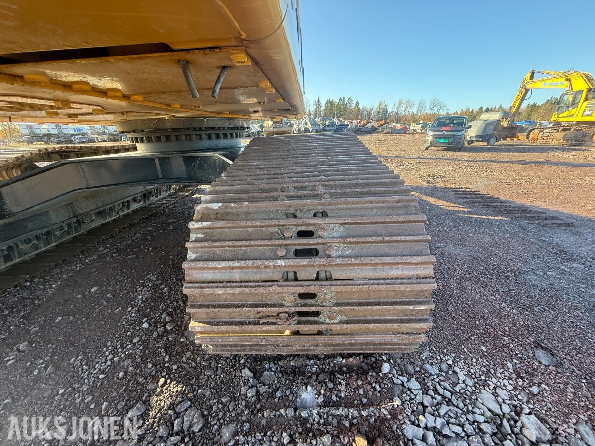2022 Cat 330 beltegraver med graveskuffe – 1 294 timer