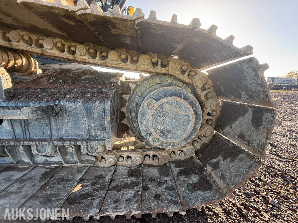 2022 Cat 330 beltegraver med graveskuffe – 1 294 timer