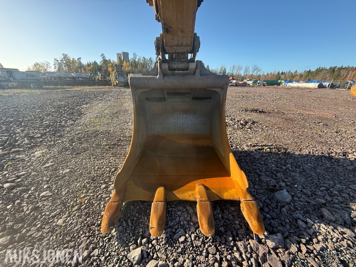 2022 Cat 330 beltegraver med graveskuffe – 1 294 timer