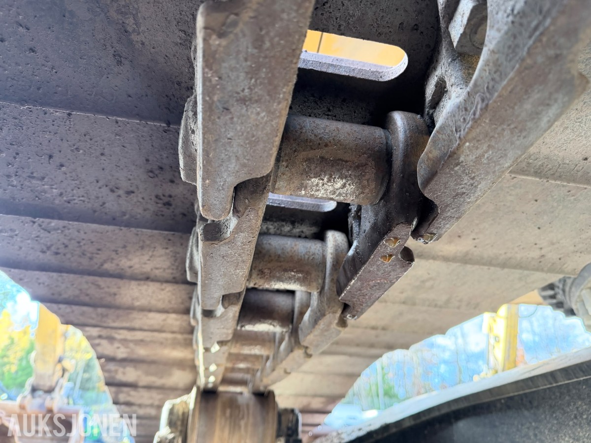 2022 Cat 330 beltegraver med graveskuffe – 1 294 timer