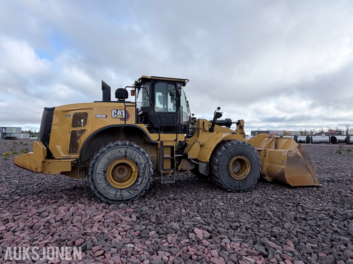 2020 Cat 966M hjullaster m/skuffe – sentralsmøring – vekt m/skriver – joystick-styring