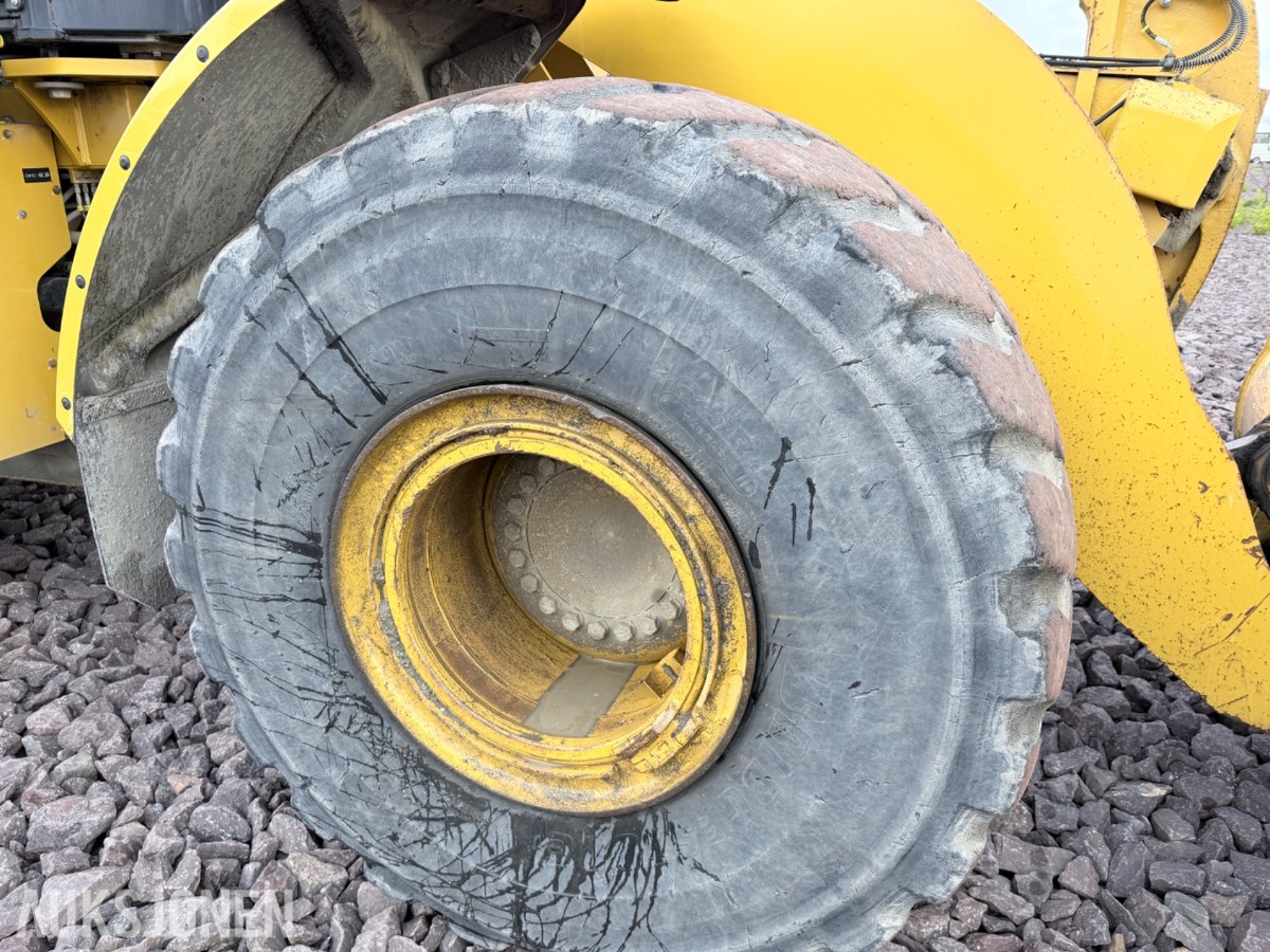 2020 Cat 966M hjullaster m/skuffe – sentralsmøring – vekt m/skriver – joystick-styring