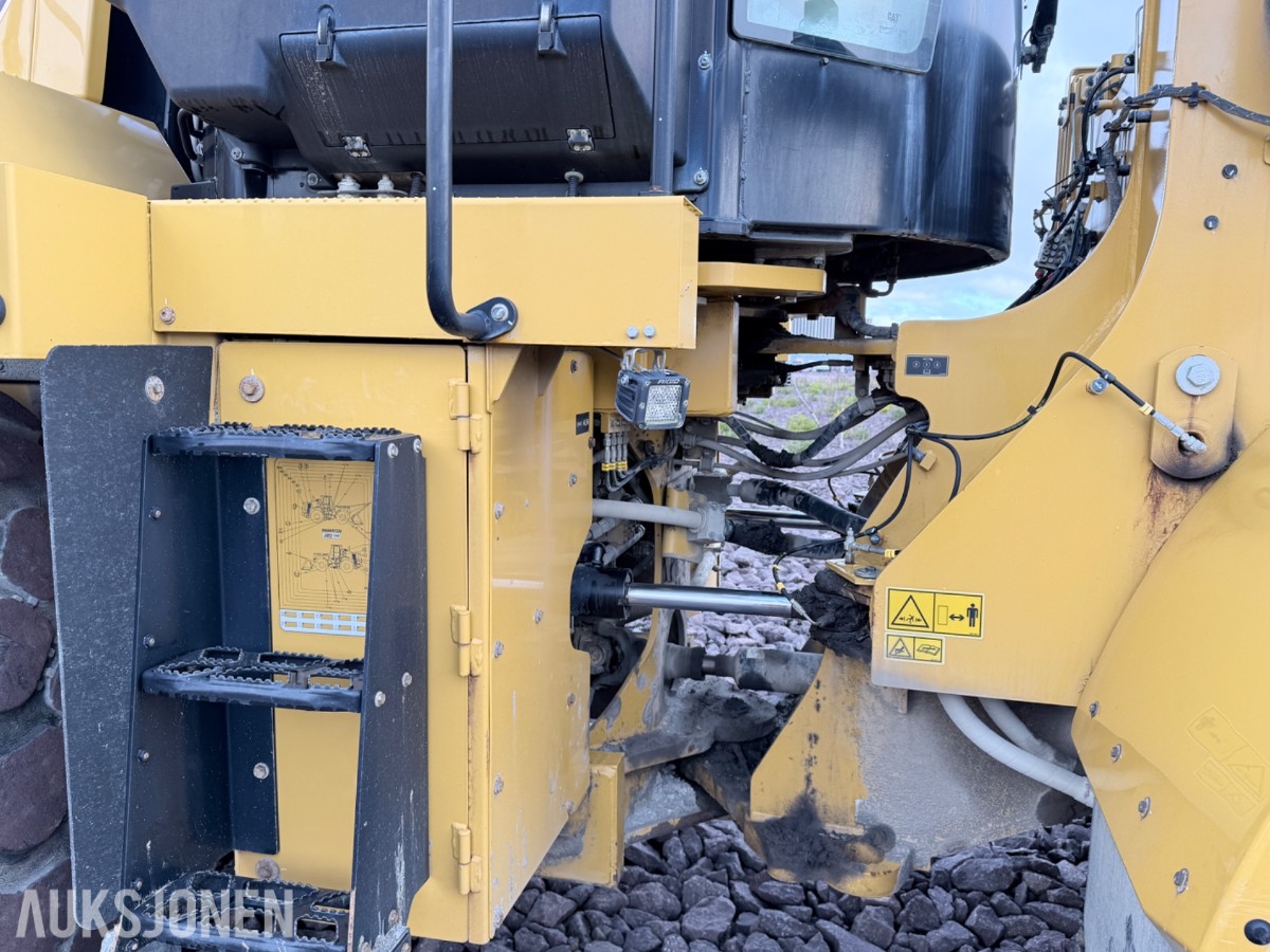 2020 Cat 966M hjullaster m/skuffe – sentralsmøring – vekt m/skriver – joystick-styring
