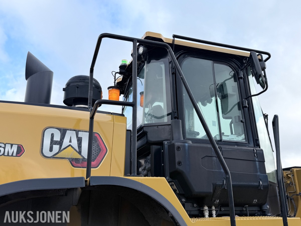2020 Cat 966M hjullaster m/skuffe – sentralsmøring – vekt m/skriver – joystick-styring