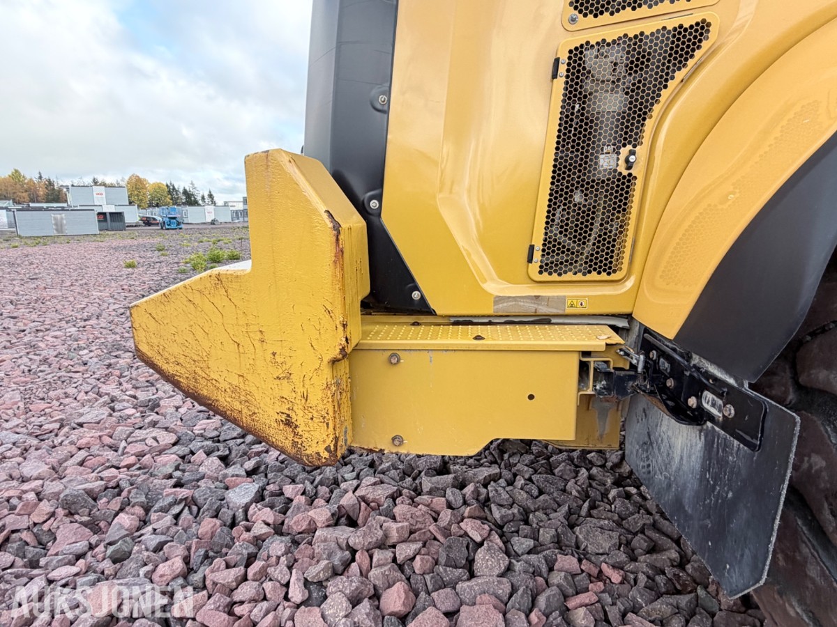 2020 Cat 966M hjullaster m/skuffe – sentralsmøring – vekt m/skriver – joystick-styring