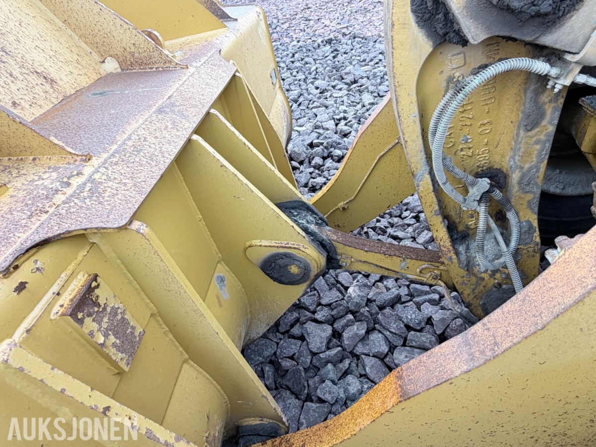 2020 Cat 966M hjullaster m/skuffe – sentralsmøring – vekt m/skriver – joystick-styring
