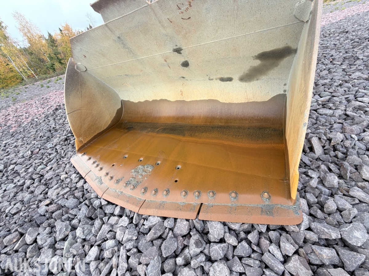 2020 Cat 966M hjullaster m/skuffe – sentralsmøring – vekt m/skriver – joystick-styring