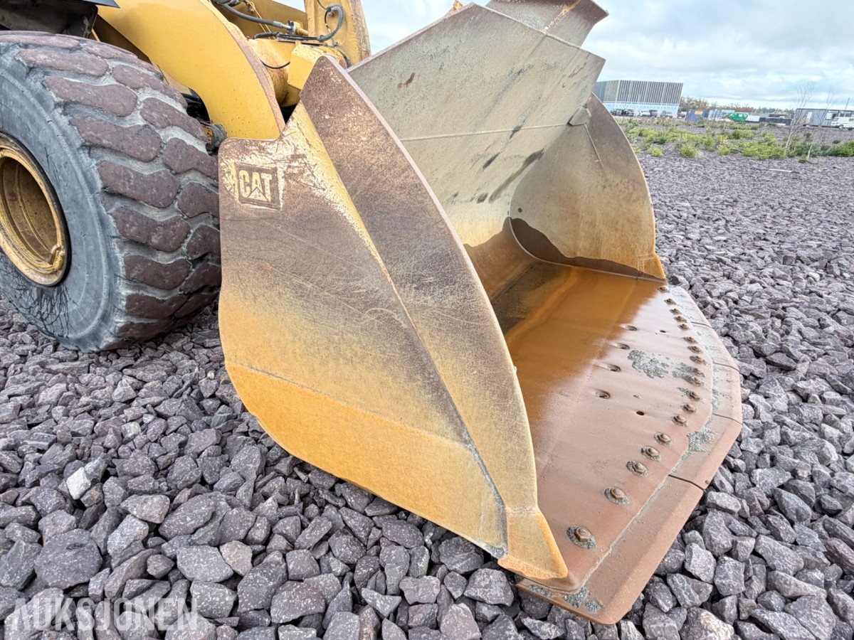 2020 Cat 966M hjullaster m/skuffe – sentralsmøring – vekt m/skriver – joystick-styring